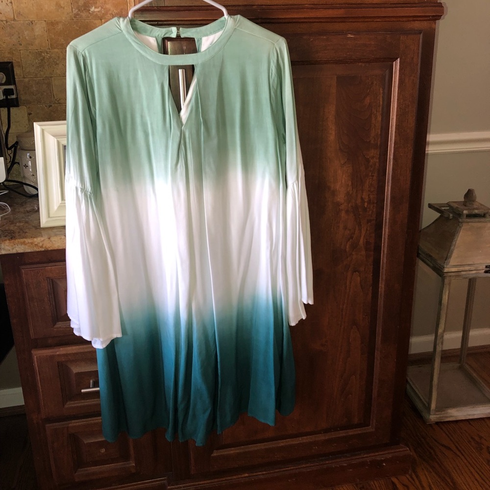 Boutique flowy dress!